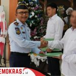 Lapas Narkotika Kelas IIA Pamekasan Memberikan Remisi Kepada WBP Di Natal 2022