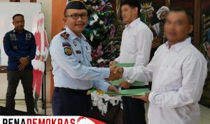 20221226_010419_0000 Lapas Narkotika Kelas IIA Pamekasan Memberikan Remisi Kepada WBP Di Natal 2022