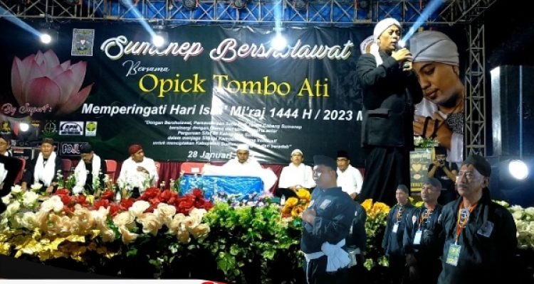 PSHT Menggelar Sumenep Bersholawat Bersama Segenap Perguruan Beladiri