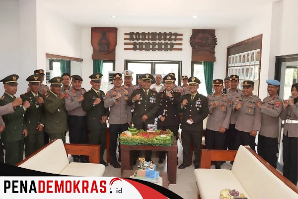 HUT TNI Ke-78, Polres Sumenep Berikan Surprise Ke Kodim 0827/Sumenep