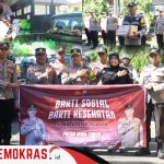 Penyerahan Baksos Kapolda Jatim Kepada Para Bhabinkamtibmas