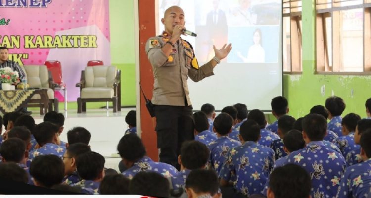 Cegah Kenakalan Remaja Dan Bullying, Wakapolres Sumenep Gelar Binluh