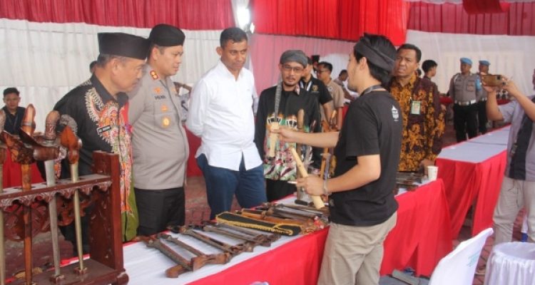 Polres Sumenep Menggelar Pameran Keris Dan Batu Akik Se-Indonesia