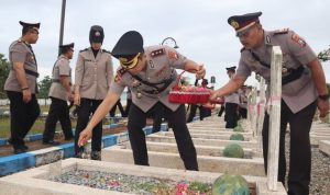 Kapolres Sumenep Pimpin Ziarah Tabur Dalam Rangka HUT Bhayangkara Ke-78