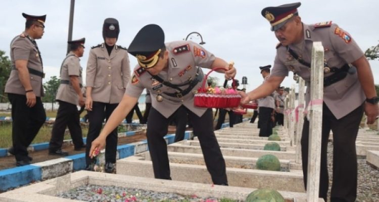 Kapolres Sumenep Pimpin Ziarah Tabur Dalam Rangka HUT Bhayangkara Ke-78