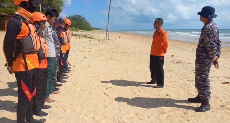 TNI AL Pasongsongan Berpartisipasi Dalam Pencarian 3 Nelayan Hilang