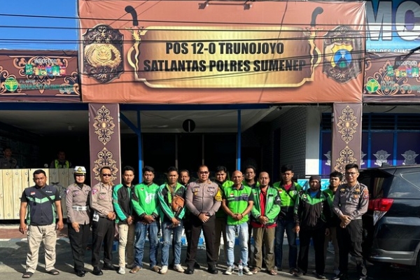 Satlantas Polres Sumenep Menghimbau Hindari HP dan Merokok Saat Berkendara