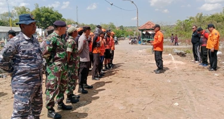 Lanal Batuporon dan Tim SAR Gabungan Intensifkan Pencarian Nelayan Hilang