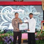 Bupati Fauzi Berikan Penghargaan Kepada Kapolres Sumenep