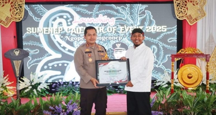 Bupati Fauzi Berikan Penghargaan Kepada Kapolres Sumenep