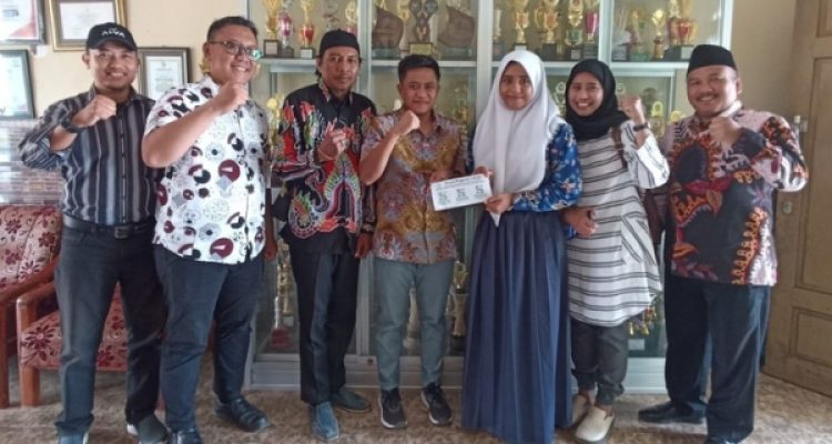 Siswi SMPN 6 Sumenep Jadi Inspirasi, Ketua DPC ISSITA Ajak Sekolah Lain Kolaborasi Tingkatkan Prestasi Non-Akademik