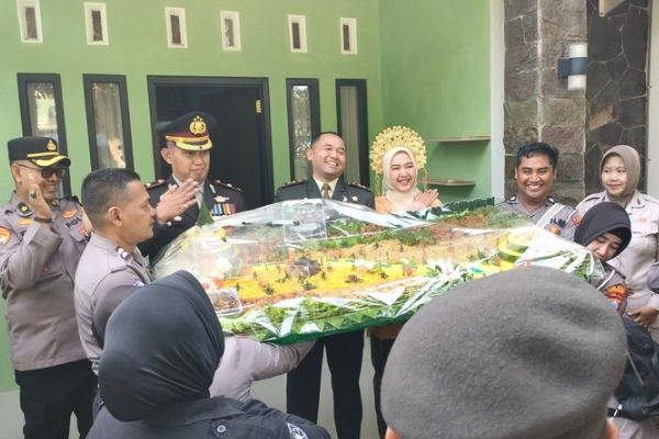 Sinergitas TNI Polri Merayakan HUT TNI Ke-79: Polres Sumenep Berikan Kejutan Istimewa