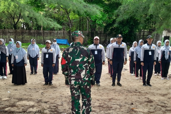 Koramil 0827-19/Sapeken Berikan Pembekalan Kepada Tenaga PKWT BLUD Puskesmas 1 Koramil 0827-19/Sapeken Berikan Pembekalan Kepada Tenaga PKWT BLUD Puskesmas