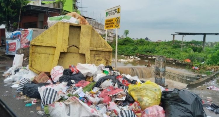 Sampah Masih Menumpuk di Sumenep, Dimana Peran Pemerintah?