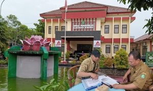 Program Seragam Sekolah Gratis Wujud Kepedulian Bupati Achmad Fauzi 