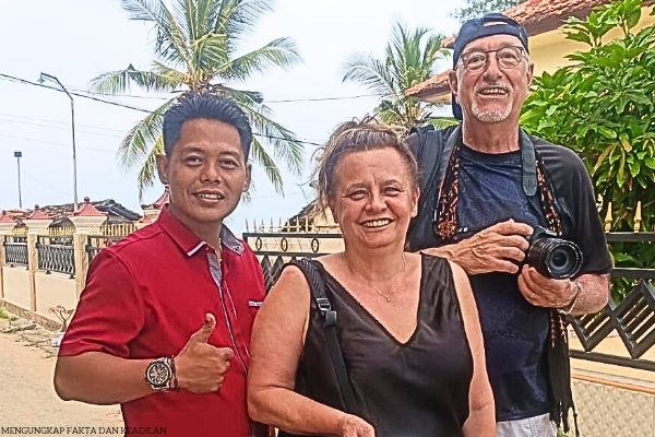 Selamat Hari Raya Idul Fitri_20250505_222225_0000 “Kasur Pasir” Desa Legung Timur Sumenep Jadi Magnet Wisatawan Mancanegara