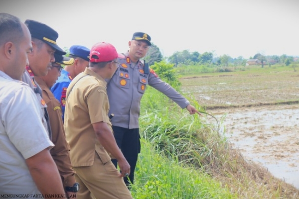 Kapolres Sumenep Pantau Lokasi Tanggul Jebol