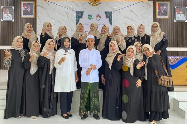 Selamat Hari Raya Idul Fitri_20251017_080447_0000 DWP RSUD Sumenep Perkuat Spiritualitas Perempuan Lewat Maulid Nabi