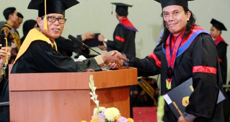 Ilmu, Gelar, dan Tanggung Jawab Moral Seorang Manusia