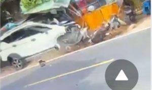 Screenshot_20260127-103705 Kecelakaan Beruntun Libatkan Mobil, Sepeda Motor dan PKL